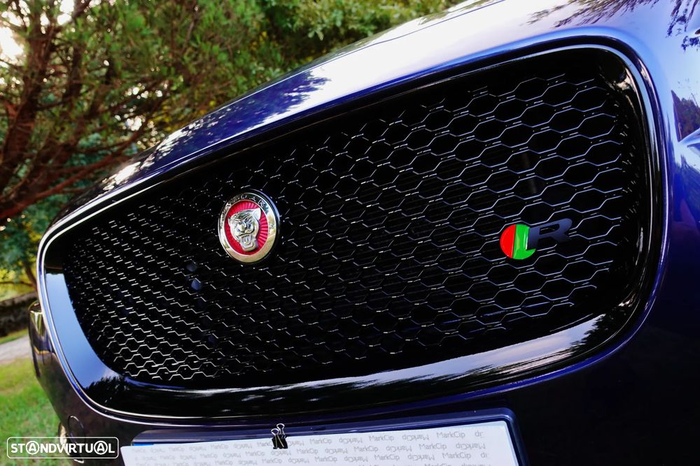 Jaguar F-Pace 2.0 i4D R-Sport Aut. - 2