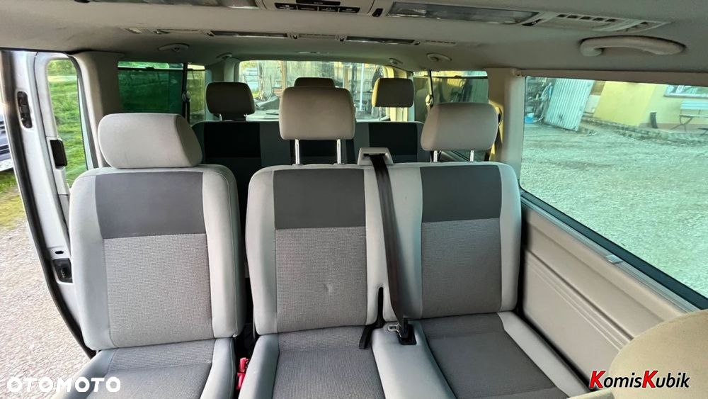 Volkswagen Caravelle - 8