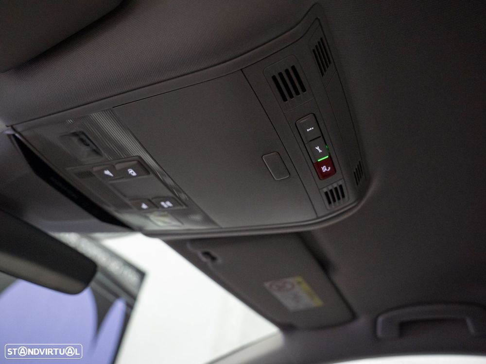 VW Passat Variant 2.0 TDI Business DSG - 40