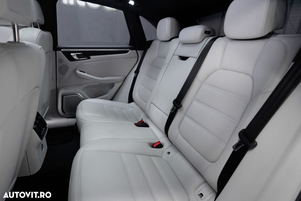 Porsche Macan T - 32