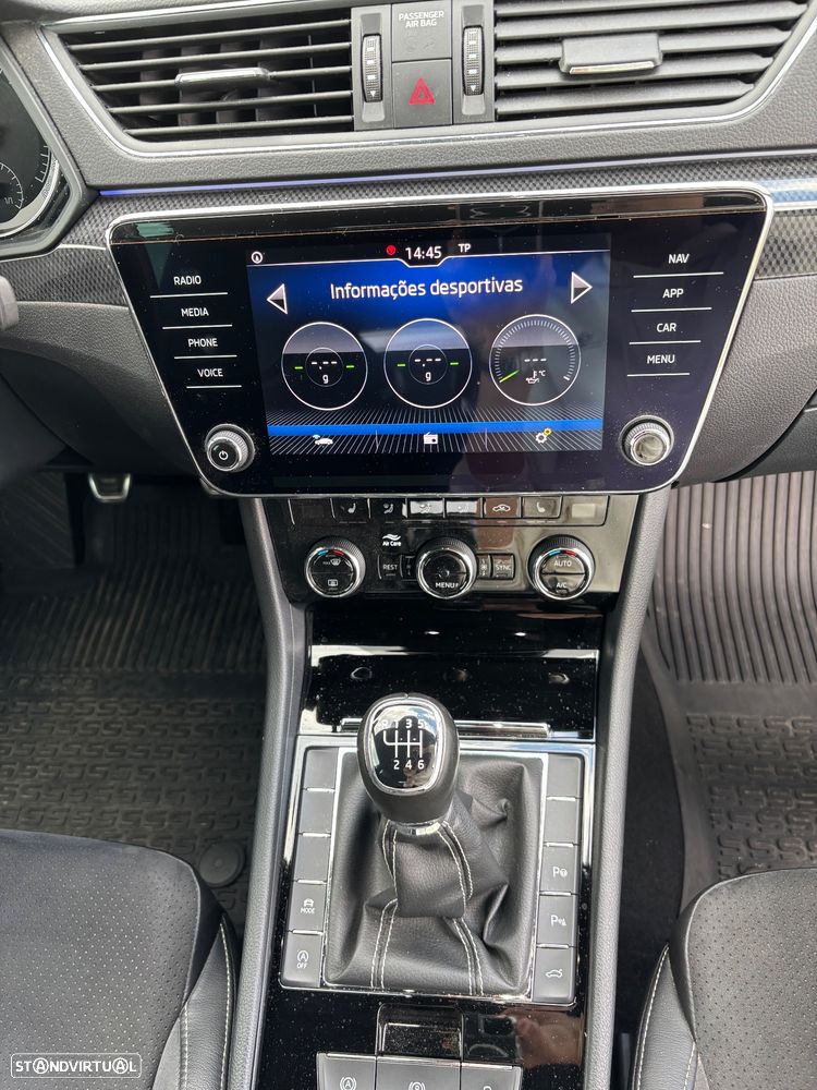 Skoda Superb 2.0 TDI Sportline - 18