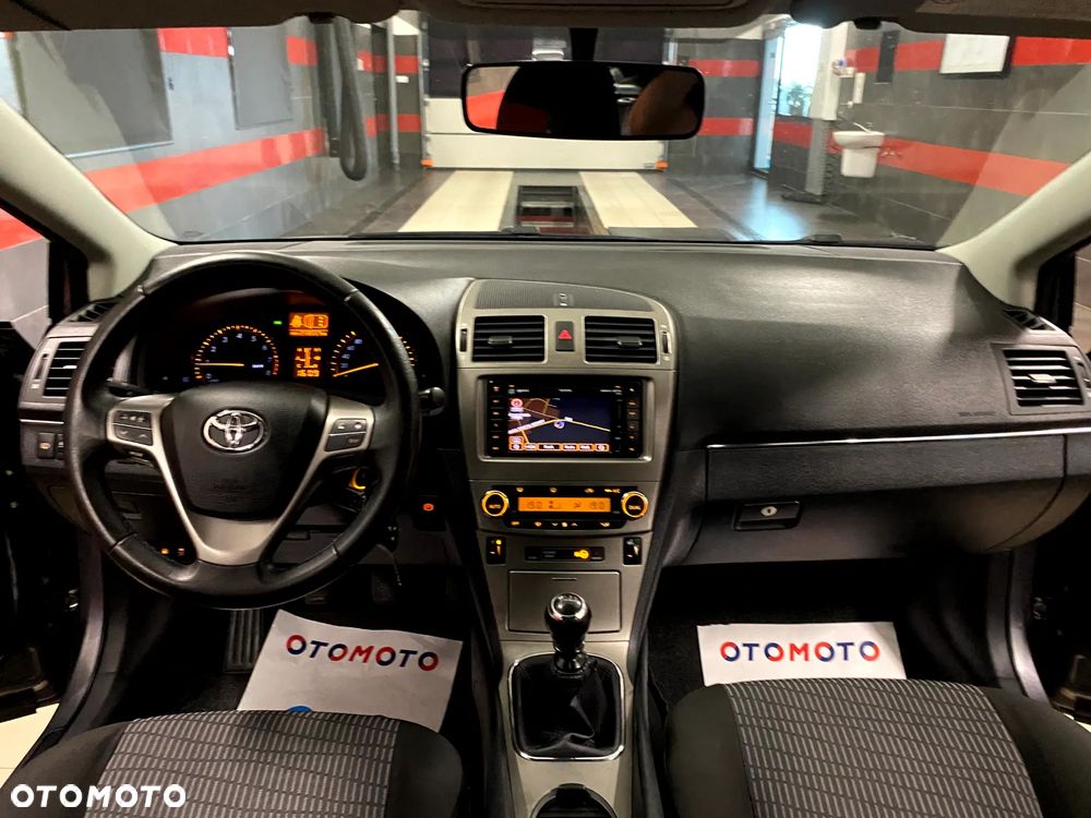 Toyota Avensis Touring Sports 1.8 Executive - 14