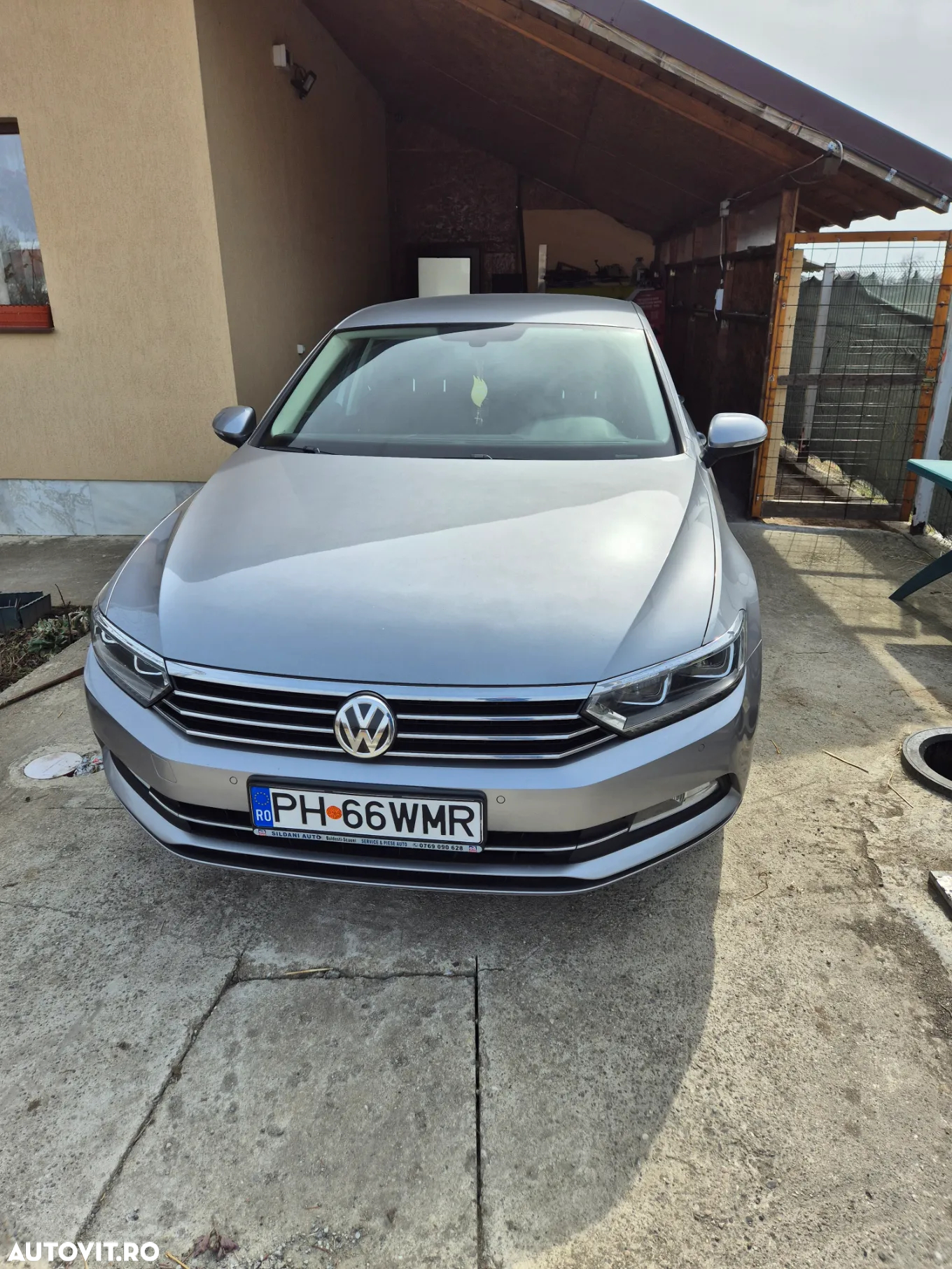Volkswagen Passat - 2