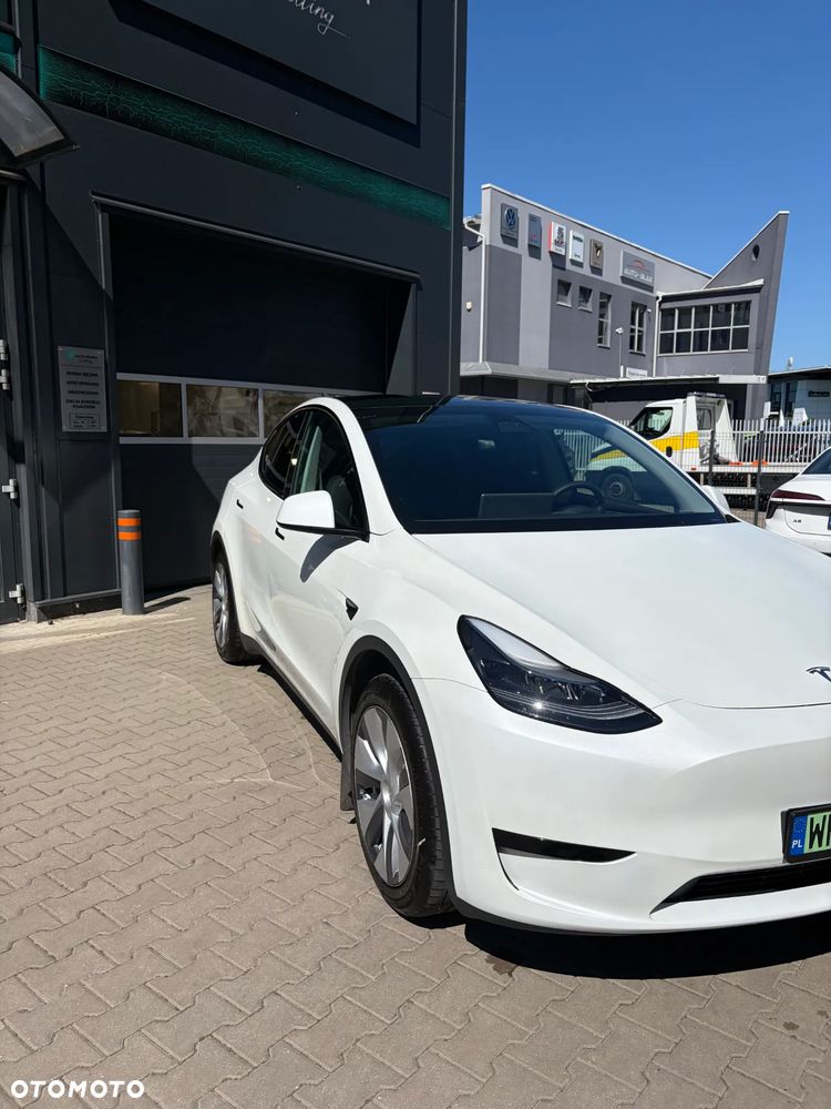 Tesla Model Y RWD - 12