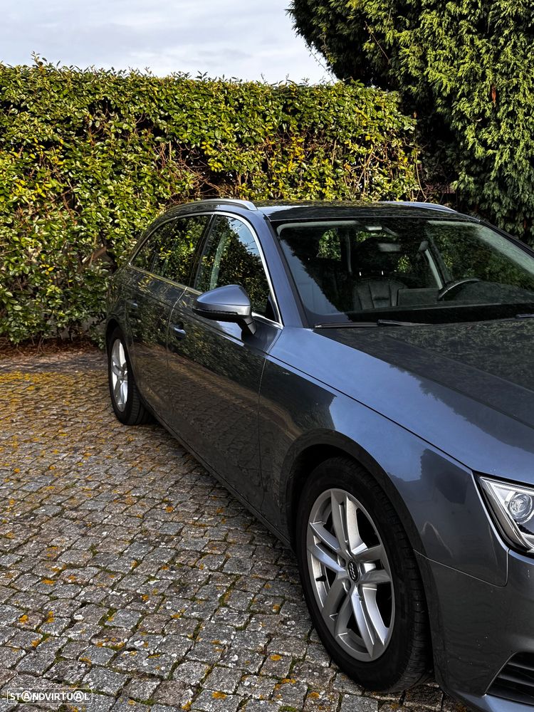 Audi A4 Avant 2.0 TDI Advance S tronic - 33