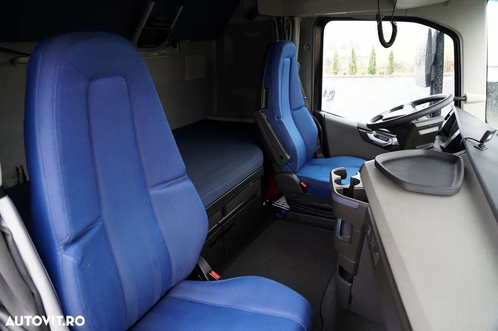 Volvo FH 460 / XXL / Prelată laterală - 7,7 m / 6x2 / Axă rabatabilă și directă / Aer condiționat parcare / - 35