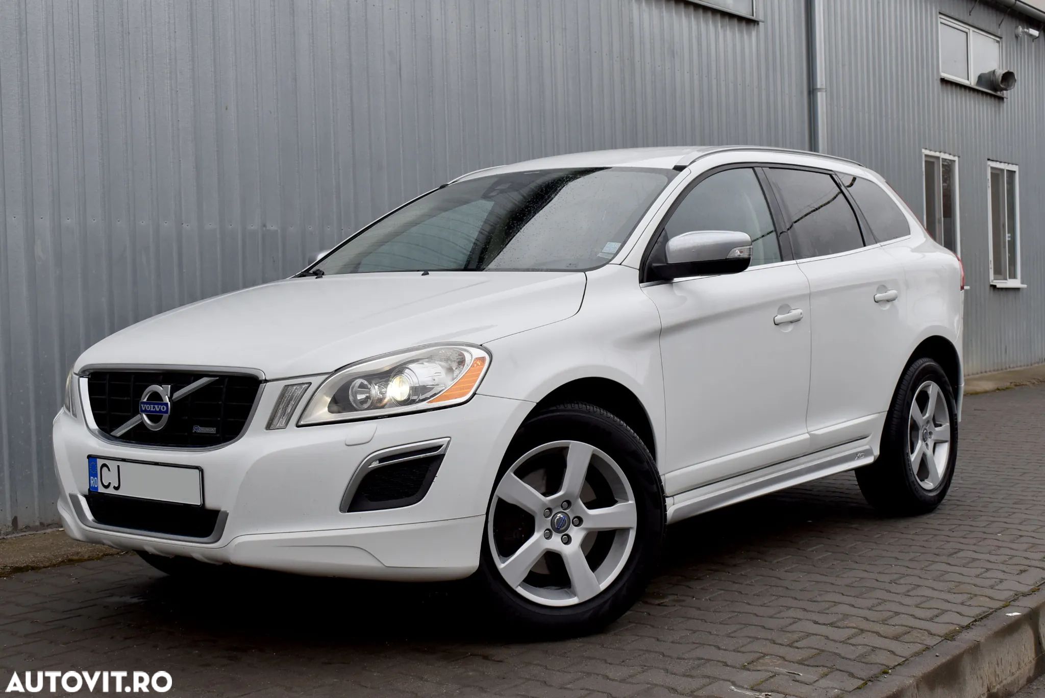 Volvo XC 60 2.4D AWD Aut. RDesign - 1