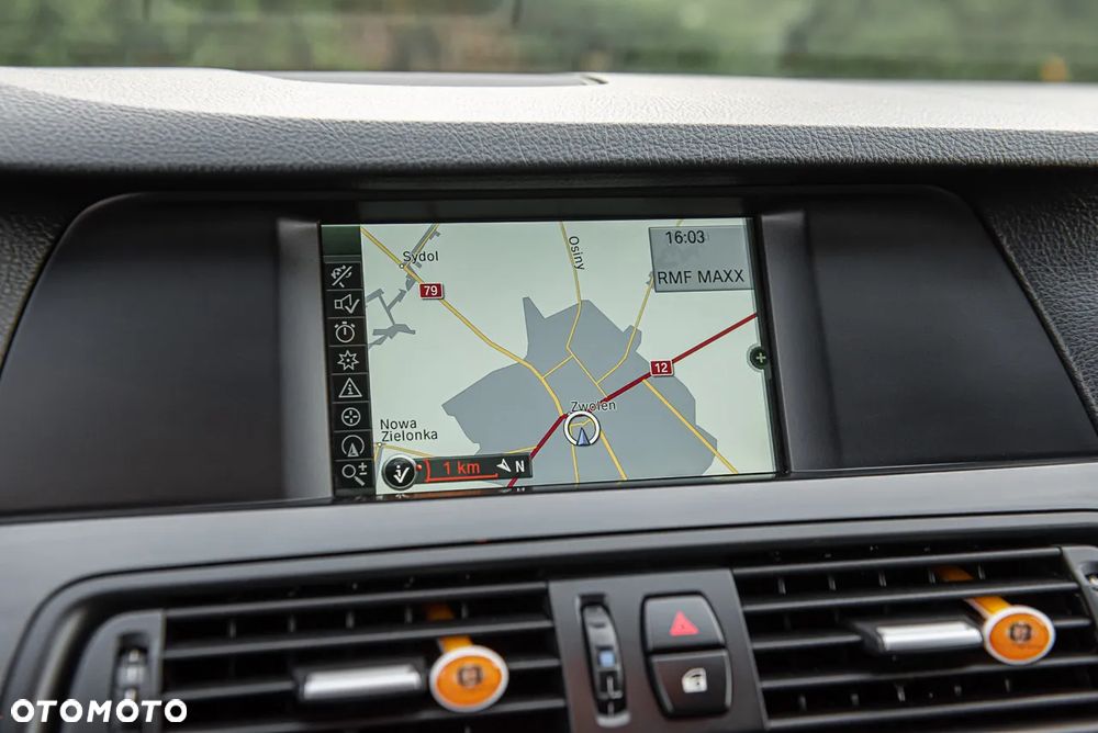 BMW Seria 5 525d Touring - 21