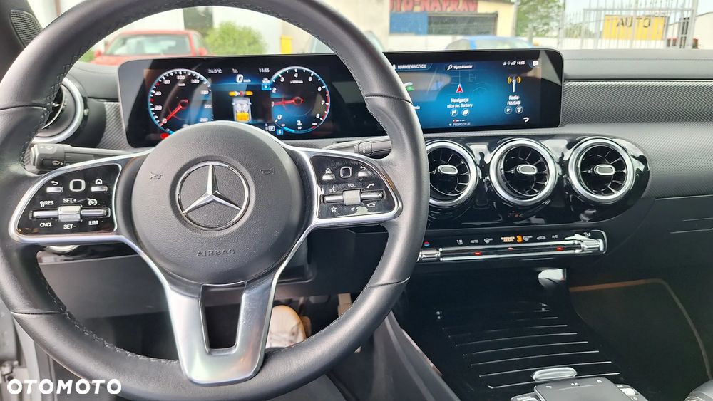 Mercedes-Benz CLA 200 7G-DCT - 10