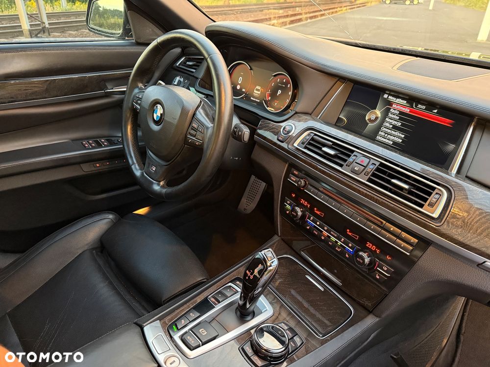 BMW Seria 7 - 23