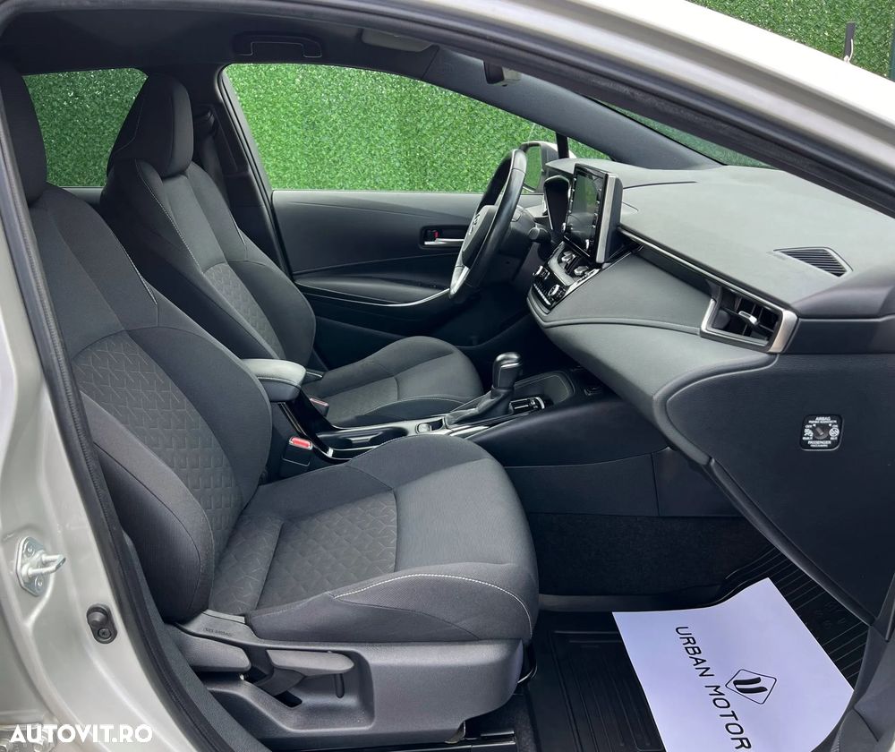 Toyota Corolla 1.8 Business Edition - 12