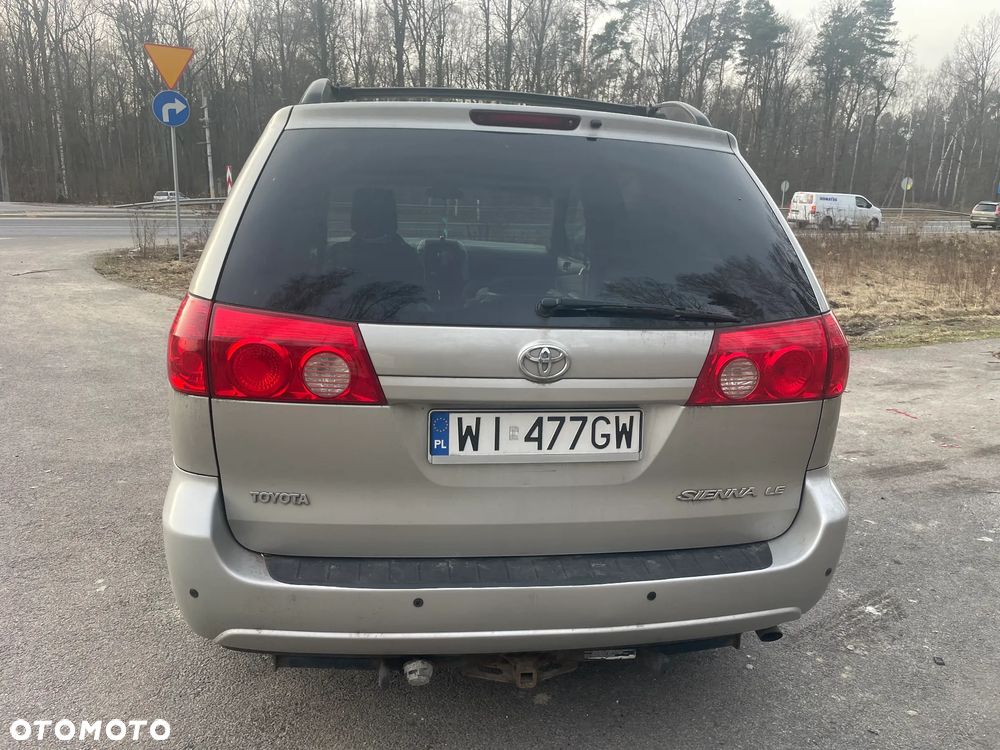 Toyota Sienna - 5