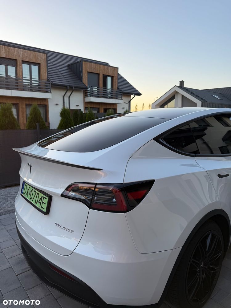 Tesla Model Y Performance AWD - 18