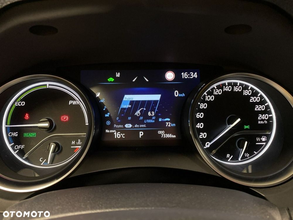 Toyota Camry - 24