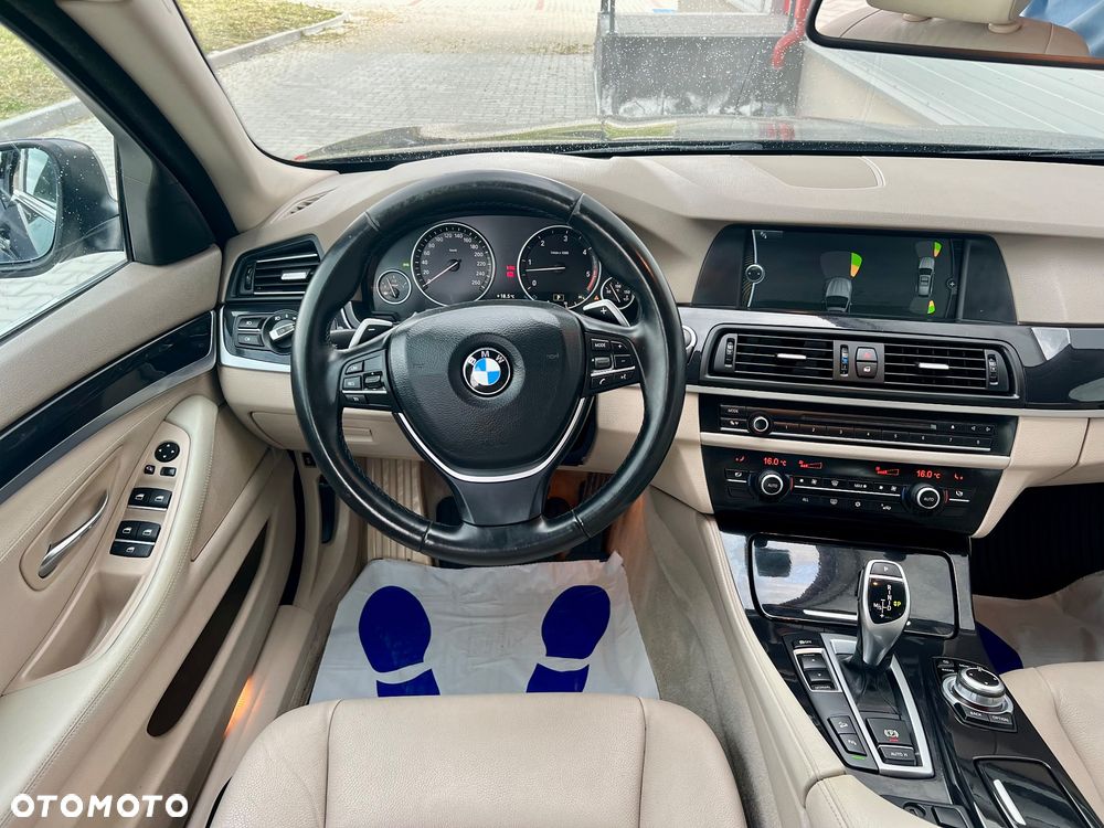 BMW Seria 5 530d xDrive Sport-Aut - 13