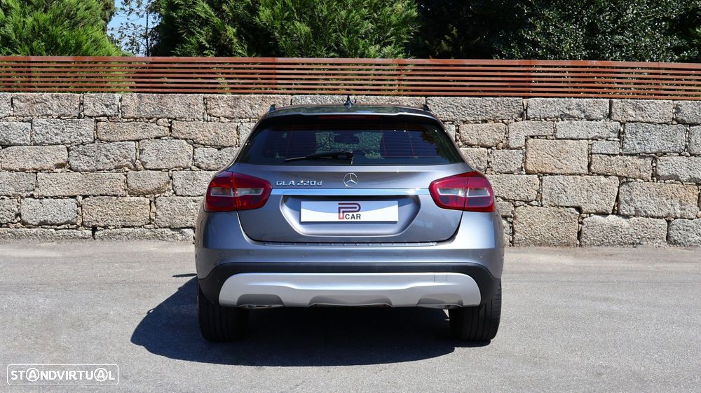 Mercedes-Benz GLA 220 d - 8