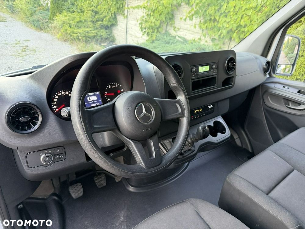 Mercedes-Benz Sprinter - 27