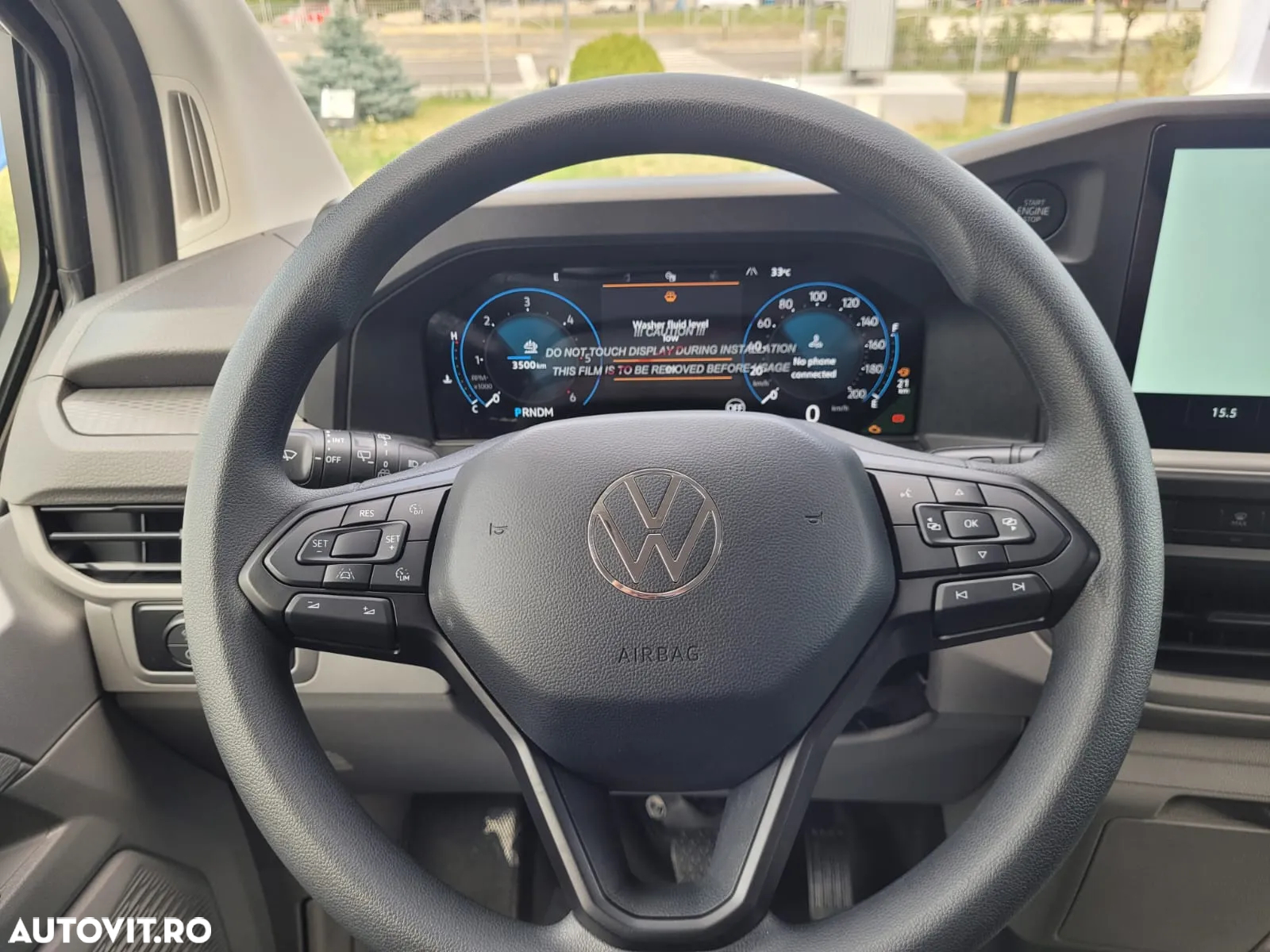 Volkswagen Caravelle - 9