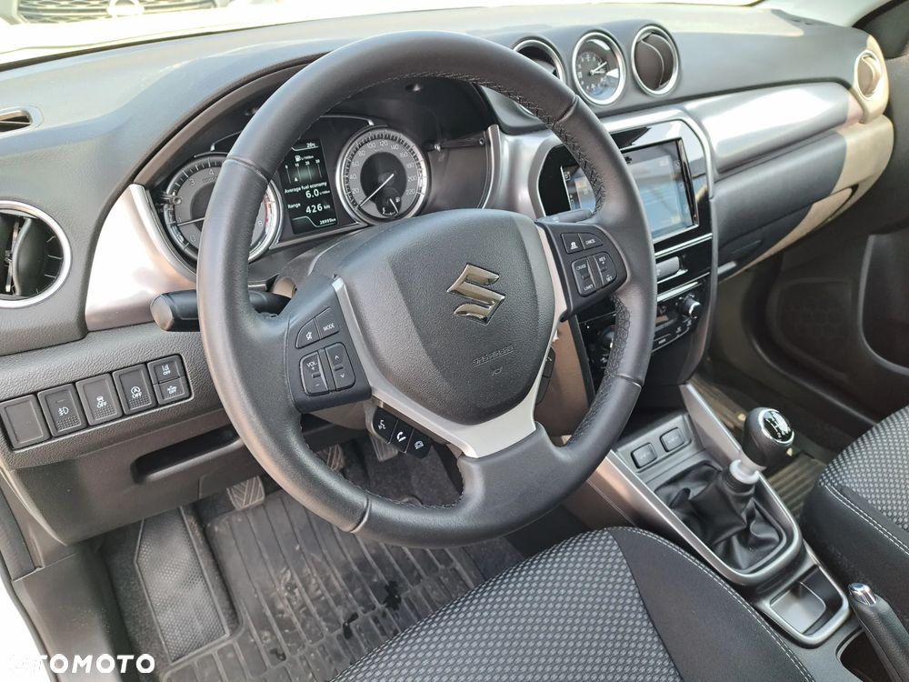 Suzuki Vitara 1.4 Boosterjet SHVS Premium 2WD - 9