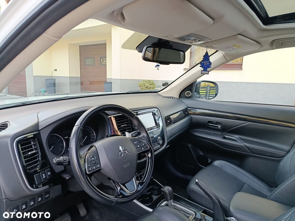 Mitsubishi Outlander 2.0 4WD CVT Diamant Edition+ - 9