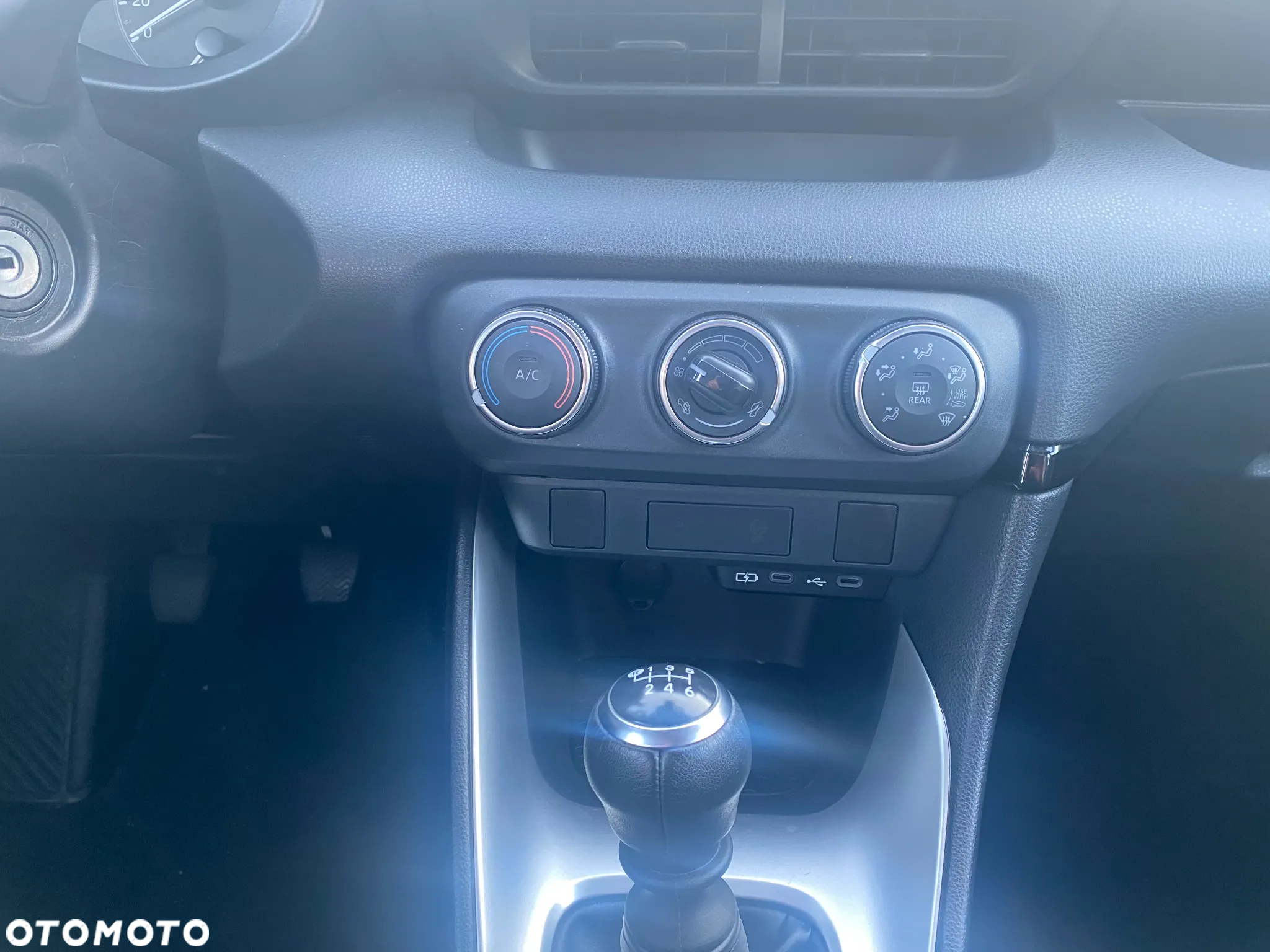 Toyota Yaris 1.5 Comfort - 12