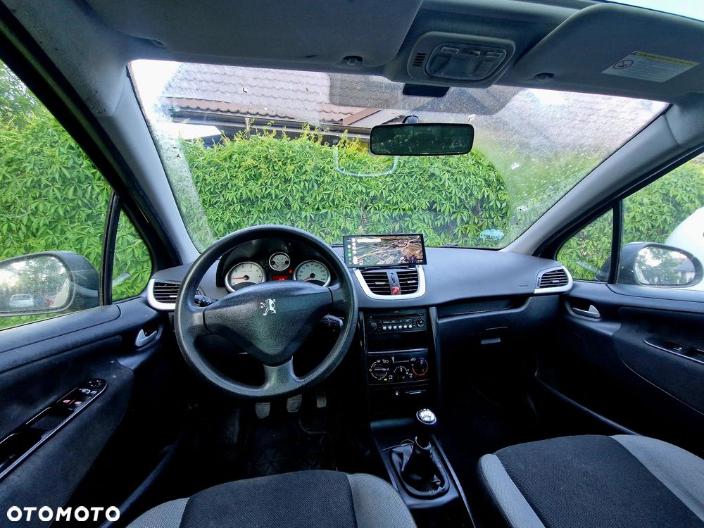 Peugeot 207 - 17