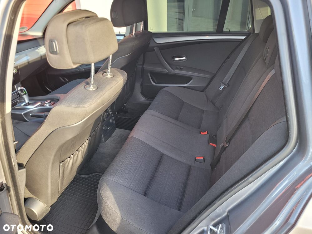 BMW Seria 5 520d - 26