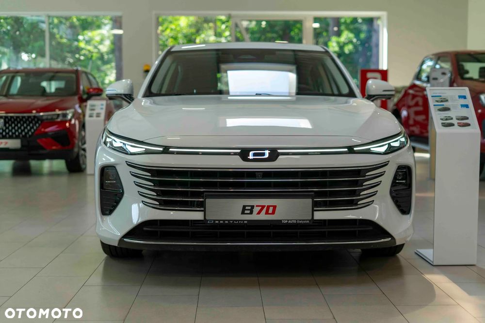 Bestune B70 2.0T Elegance - 1