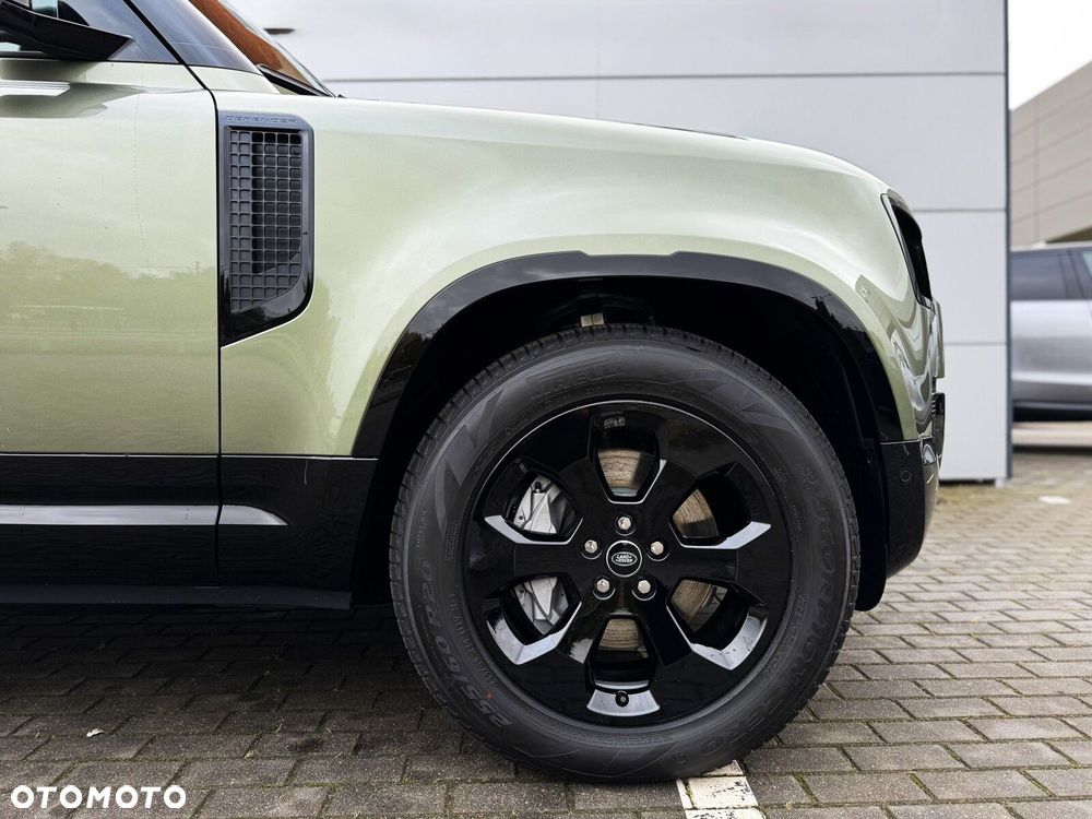 Land Rover Defender - 5