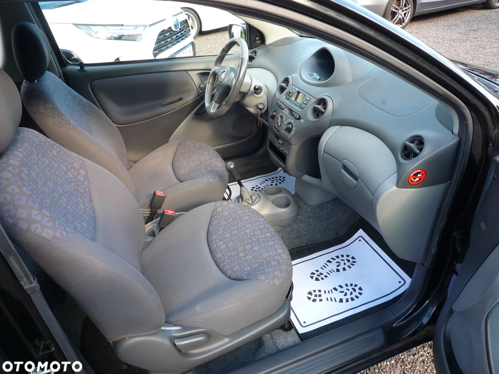 Toyota Yaris - 25