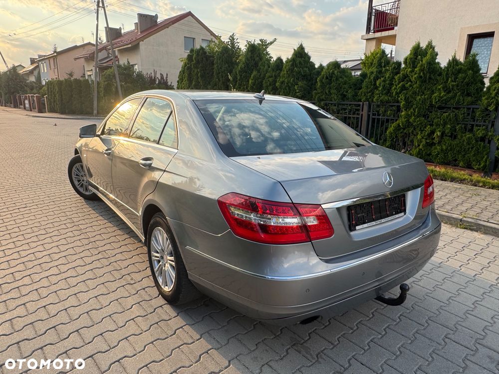 Mercedes-Benz Klasa E 250 CGI BlueEFFICIENCY Automatik Elegance - 7