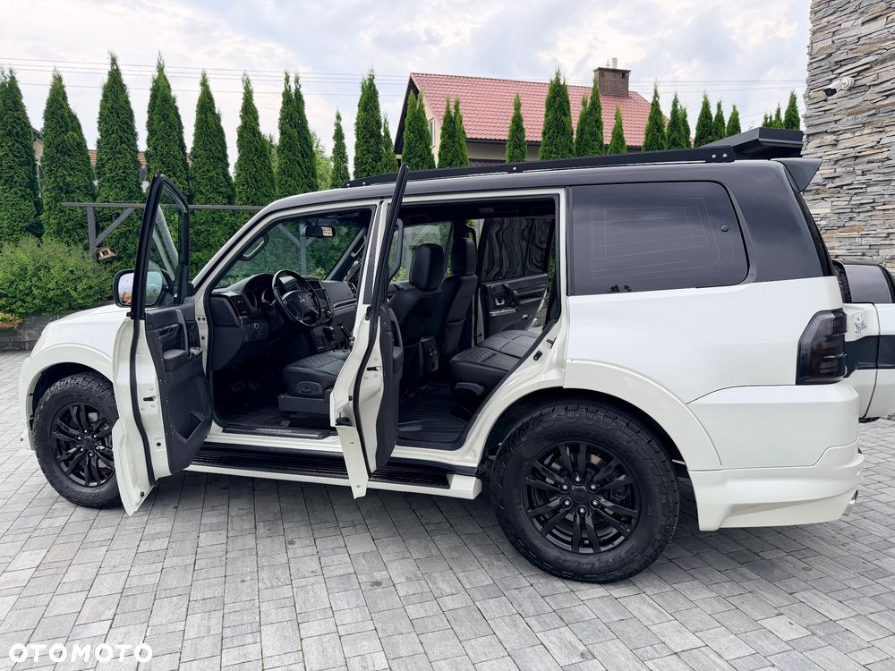 Mitsubishi Pajero - 14