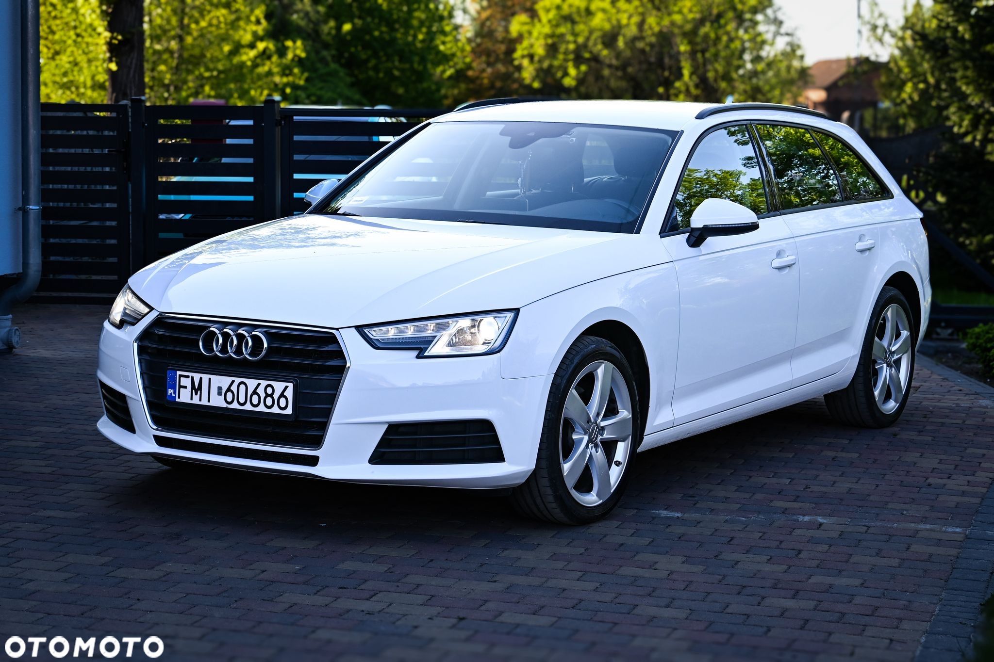 Audi A4 2.0 TDI S tronic - 1