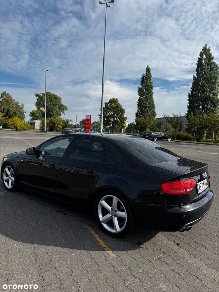 Audi A4 Limousine - 11