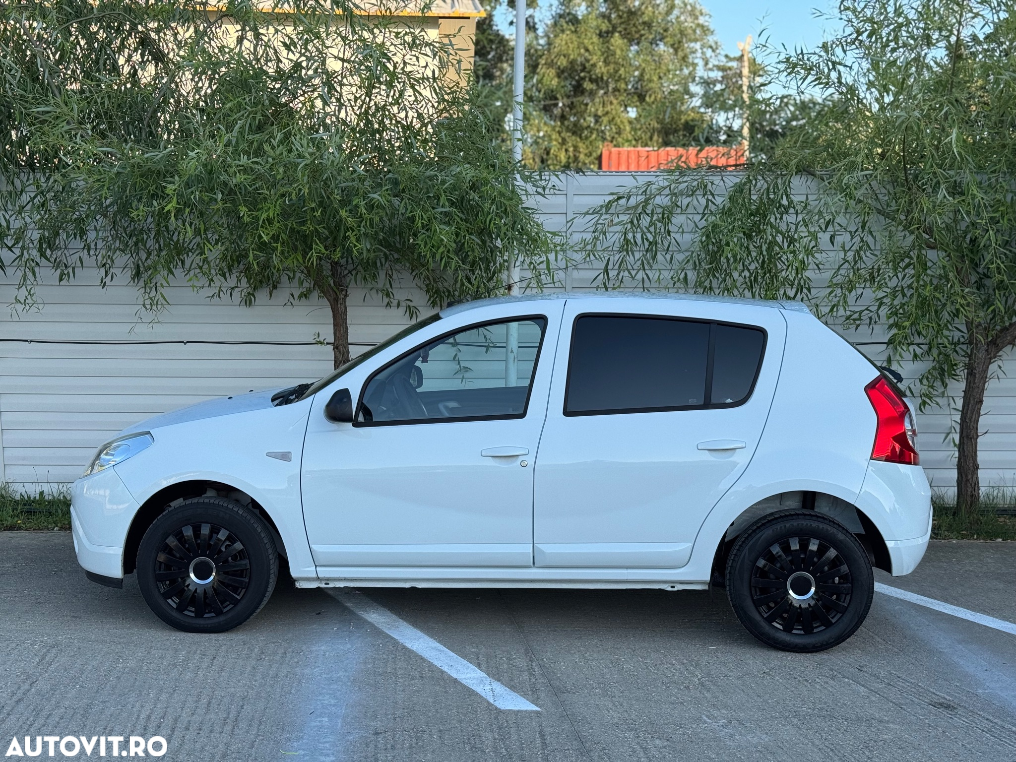 Dacia Sandero 1.2 16V 75 Celebration - 13
