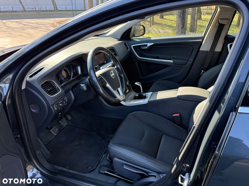 Volvo V60 D4 Drive-E Kinetic - 19