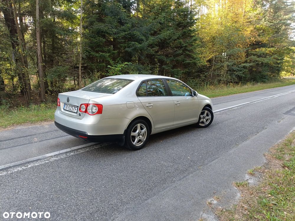 Volkswagen Jetta - 17