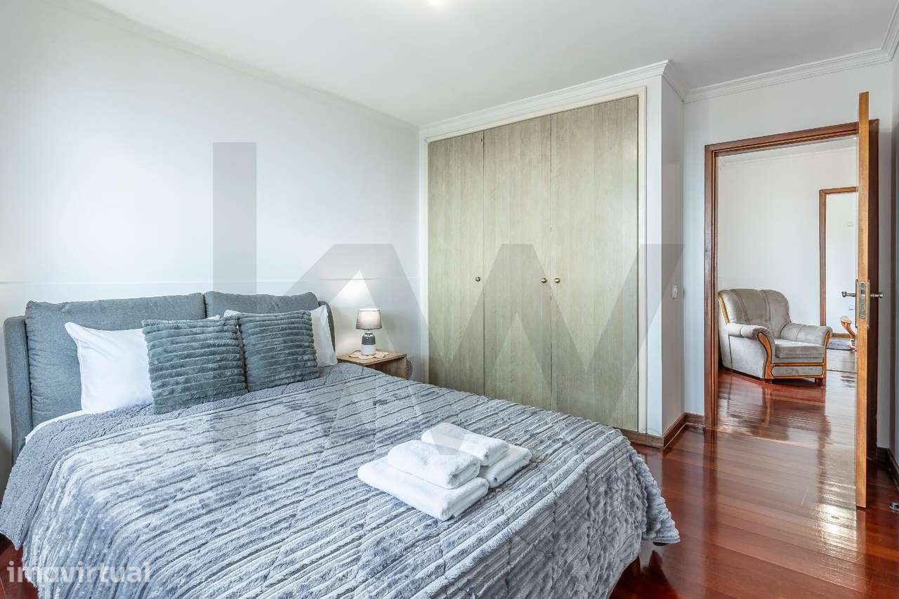 Apartamento T1+Escritorio com 88 m2 rés-do-chão | Livramento Caniço - Grande imagem: 2/27