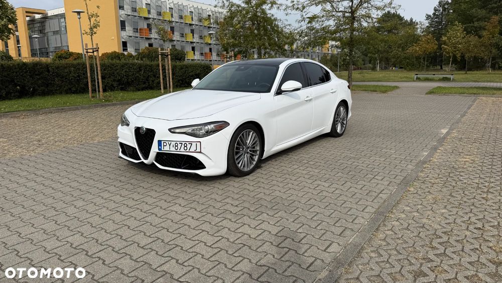 Alfa Romeo Giulia 2.0 Turbo 16V AT8 Veloce - 2