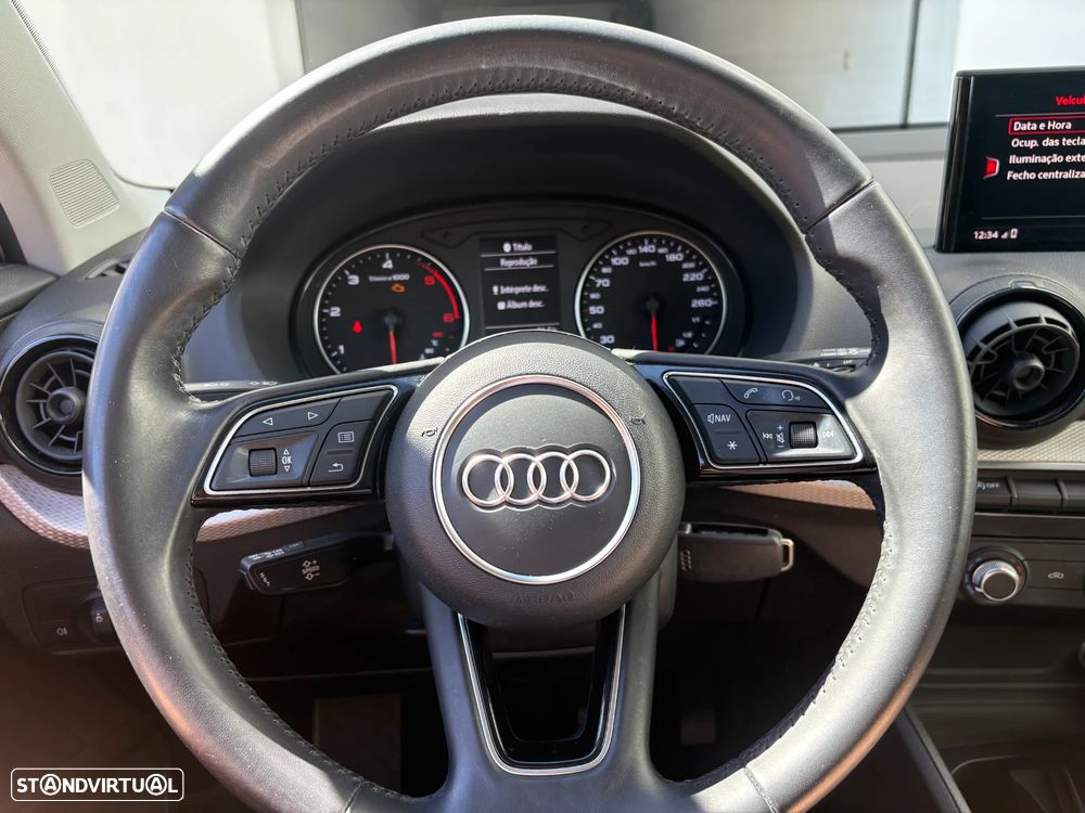 Audi Q2 1.6 TDI Design - 16