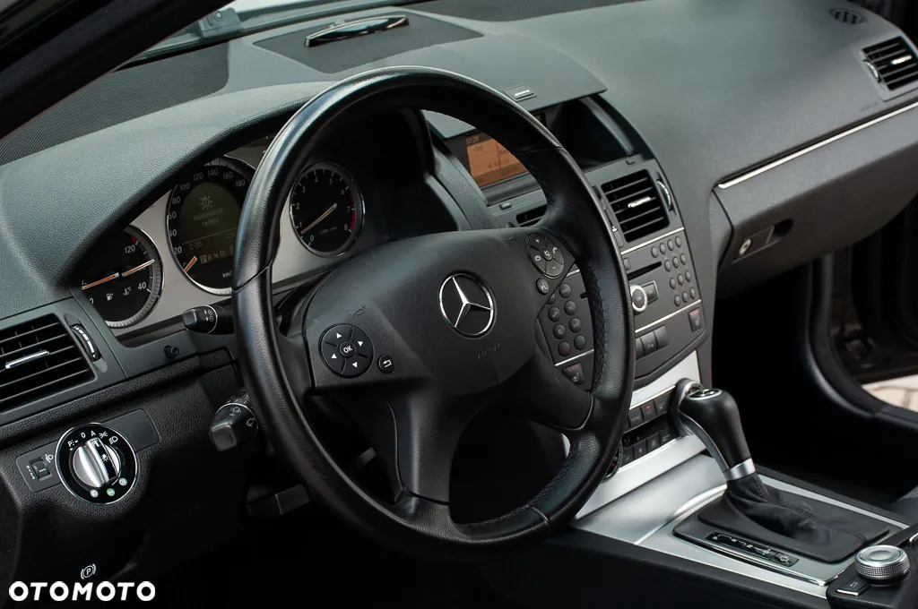 Mercedes-Benz Klasa C 200 T 7G-TRONIC Avantgarde Edition - 25