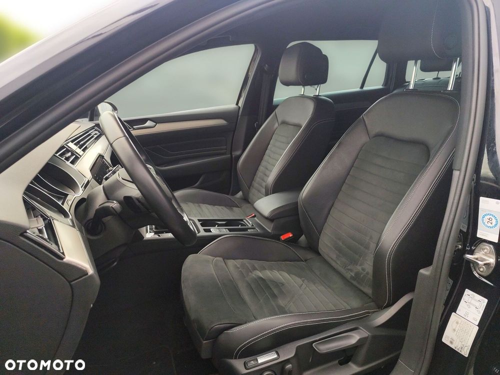 Volkswagen Passat - 11