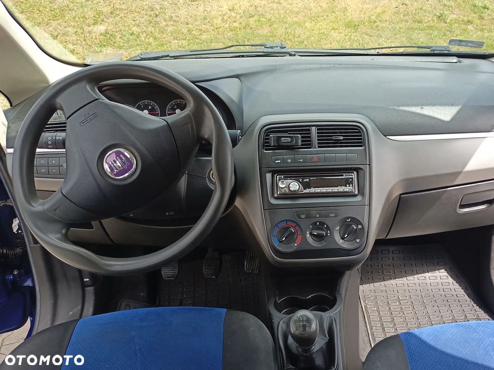 Fiat Grande Punto - 11