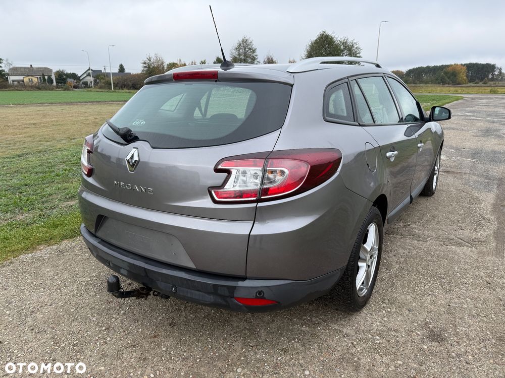 Renault Megane TCe 180 Dynamique - 8