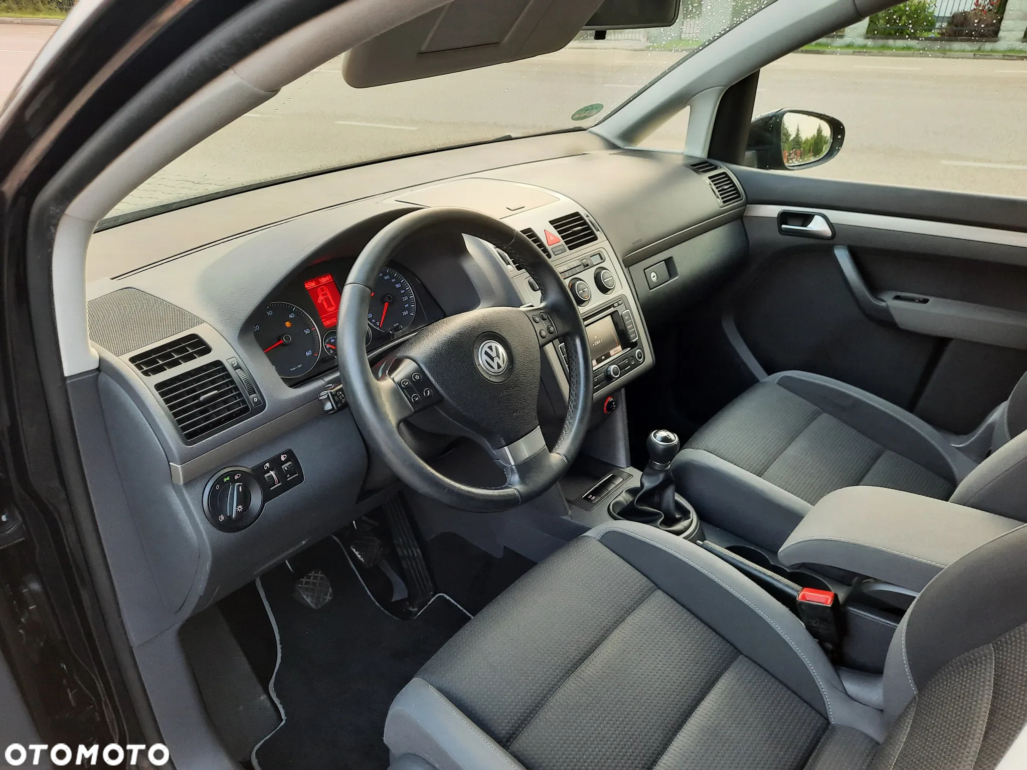 Volkswagen Touran 1.9 TDI Conceptline - 22