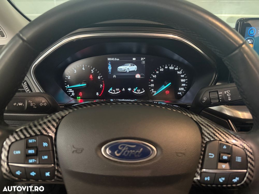Ford Focus 1.0 EcoBoost Titanium - 38