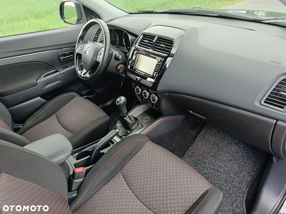 Mitsubishi ASX - 12
