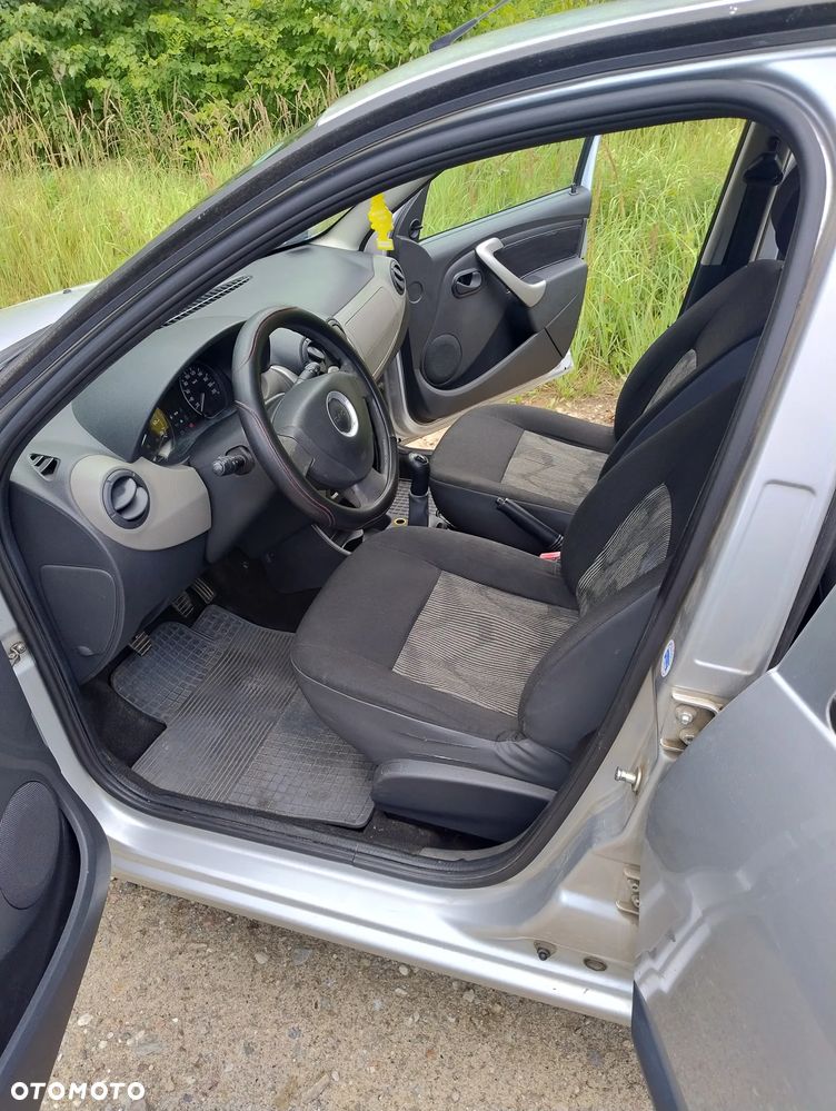 Dacia Sandero 1.2 16V Ambiance - 1