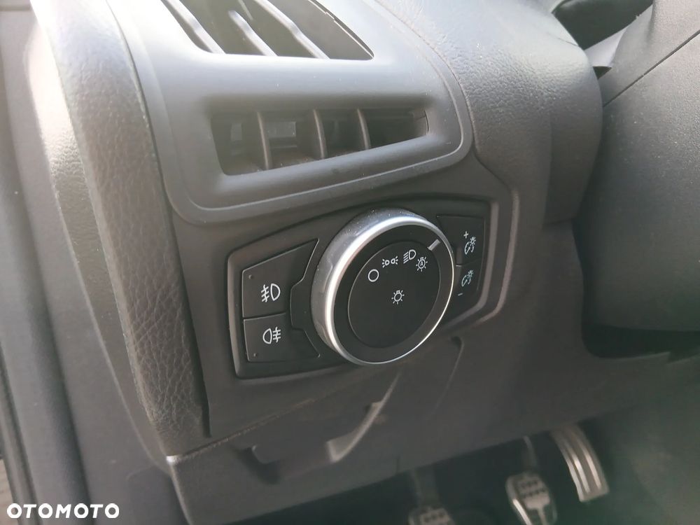 Ford Focus 1.5 EcoBoost ST-Line - 18