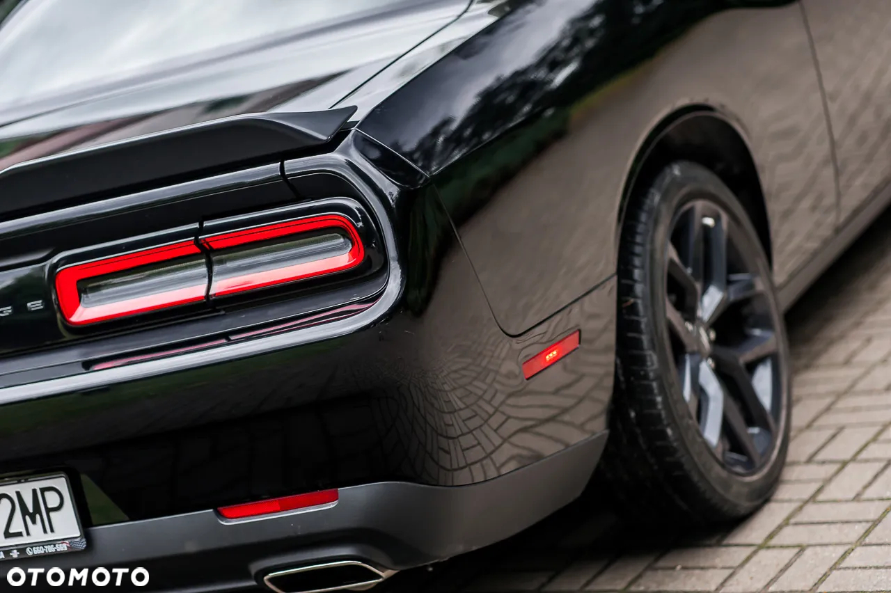Dodge Challenger - 23